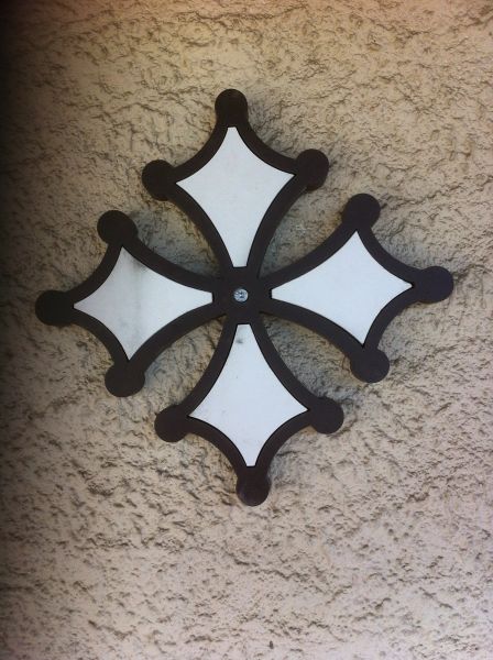 Croix du Languedoc en céramique